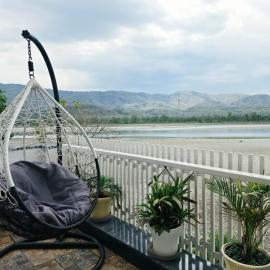 River & Mountain view luxury Villa - Tripongo Stays: Rishīkesh şehrinde bir otel