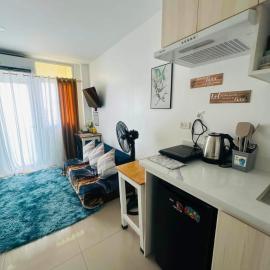 Casa Zel Bayani Hall Urdaneta Home Rentals, hotel u gradu Urdaneta