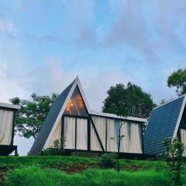Glampora - Luxury Resort Near Pawna Lake, מלון בKolvan