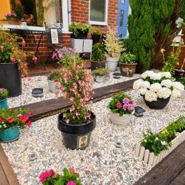 Hideaway House Sleeps 6 with Hot Tub and Balcony