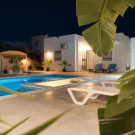 Villa Bianca - Détente avec Piscine & Jacuzzi et Plage à 10 min, hotel i Fafou