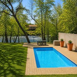 River front holiday home - Rolo Whispering Waters
