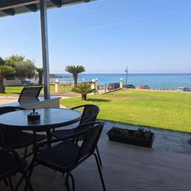 Μοντέρνο παραθαλάσσιο σπίτι, hotel v destinaci Ligia