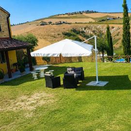 Casa Ricci – hotel w mieście Cossignano
