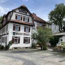 Hotel Zur Köppe, hotelli kohteessa Bad Klosterlausnitz