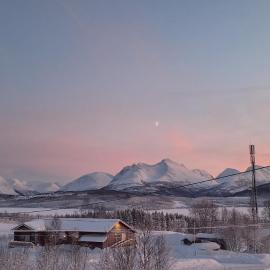 Mountainview apartment, hotel u gradu 'Storsteinnes'