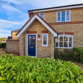 Spacious 3Bed Home - Contractor - Driveway - Sleeps 5