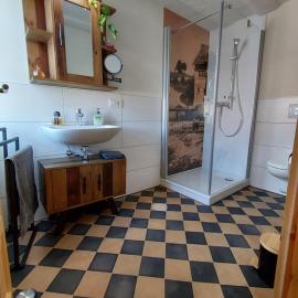 LANDHAUS ELLENBACH - Fachwerkromantik an der Fulda, Gemütliche FeWo im Denkmal, hotel in Alheim