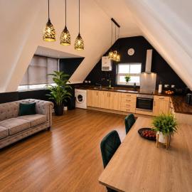 Spacious 4-Bedroom Condo in Northamptonshire - Pet-Friendly Retreat