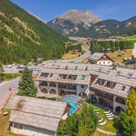 Hôtel & Spa La Ferme de l'Izoard, hótel í Arvieux