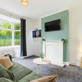 Ideal for Long Stays & Contractors, Darts Board & Free Parking