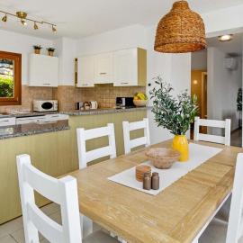 Beautiful, Modern Junior Villa EZ02 - Minimi - with Communal Pool and Lovely Views, Aphrodite Hills