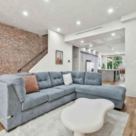 Luxury huge 4 story Brownstone in vibrant Brooklyn with private back yard, hotel u gradu Bruklin
