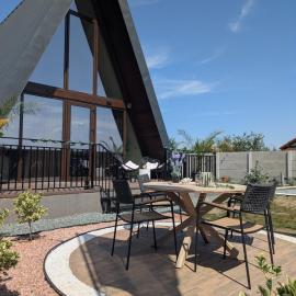 Cabana Canopy A-frame – hotel w mieście Giroc