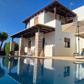Villa Steki، فندق في Roumelí