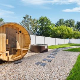 Heart of Luray Sauna Hot Tub and Fire Pit Near Shenandoah and Luray Caverns