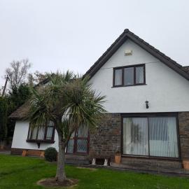 2 bedroom house in bryncoch, hotel a Neath