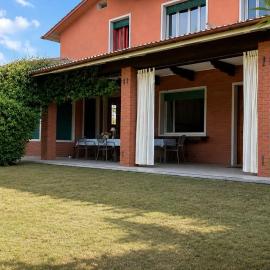 Ampia Villa con splendida vista lago
