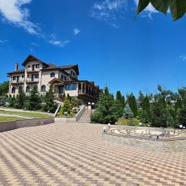 Popas trei stejari, Hotel in Galaţi
