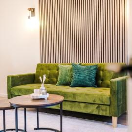 Hyde Modern 3BR Home Sleeps 7 Free Parking, hotel a Hyde