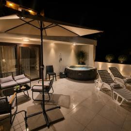 Penthouse and rooms La Diva Adriatica, hotel a Podstrana