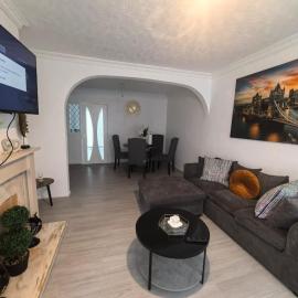 Ringo Business Stay-Manchester-M35 9HG, hotel din Manchester