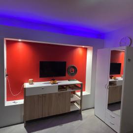 Charmant studio contemporain en bas de villa, alliant confort et modernité