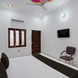 Hotel O Mahadev Stay And Lawn, hotell i Bijnaur