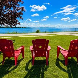 The Lake House-King Bed-Outdoor Kitchen-Hot Tub, hotel en Rouses Point