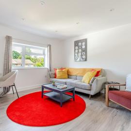 Crawley 1BR Modern Apartment F2 Three Bridges