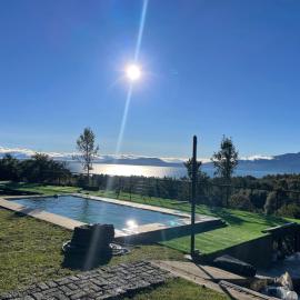 Casa Paihuen a 2,9km de Pucon, Vista al Lago, Hotel in Pucón