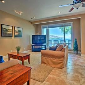 Lakefront Resort Townhome with Kayaks & Gas Grill!