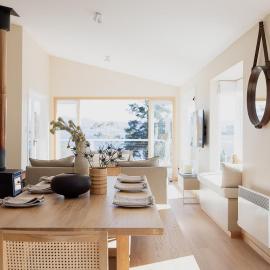 Gracey's Beach House - Dennes Point, מלון בDennes Point