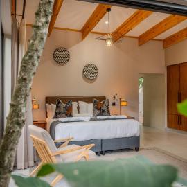 Bushbaby Valley Lodge
