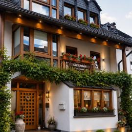 Weingut Alfons Kuhnen & Sohn, viešbutis mieste Tritenheimas