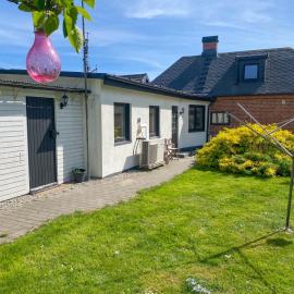 Cozy villa 1 min walk from the beach in Trelleborg