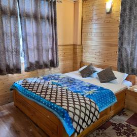 Tenzingang, hotell i Lachung