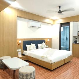 Sky Luxuria Hotel & Serviced Apartments