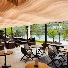 泊雅水镜民宿郴州资兴东江湖店, hotelli kohteessa Mugenqiao