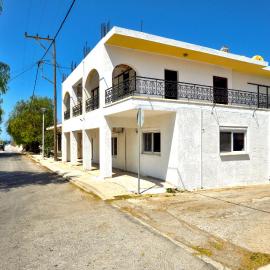Villa Eva، فندق في Soroni