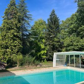 le Refuge de Pia, hotel i Piégut-Pluviers