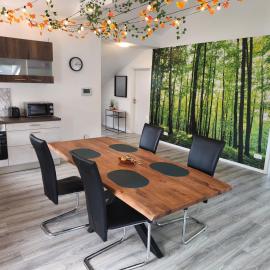 Waldzauber - Moderne Ferienwohnung im Grünen – hotel w mieście Elpenrod
