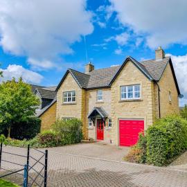 Pretty 4 Bed Detached House 5 mins M6 and Carlisle