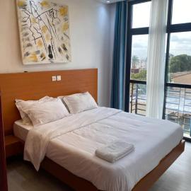 Washing machine, airport pick up, long stays