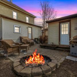 Broadway Cottage - Town, Hot Tub, Fire Pit, Grill, Wifi, Family Friendly, Pet Friendly, hotel u gradu 'Berkeley Springs'