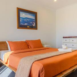 Koala in Brighton 3BR with Sauna, Walk to Jetty, Train and close to Glenelg and CBD - Koala Stay