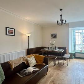 Llanwrst Apartment Sleeps 10 Beautiful Maisonette Apartment