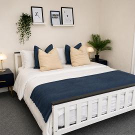 Noir Stays - 1 Bed Apartment in Saltcoats Contractors, Long Stay, Parking
