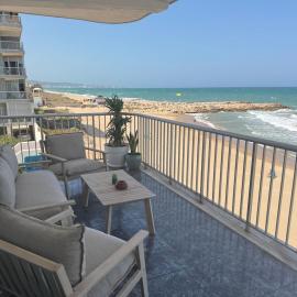 Beachfront spectacular Mediterranean terrace