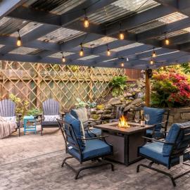 Fire Table Private Patio Near Campus، فندق في يوجين